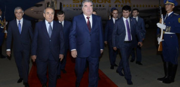 Tajikistan’s president arrives in Azerbaijan