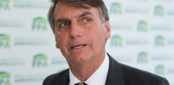 Brazil far-right candidate Bolsonaro stabbed while campaigning