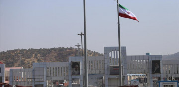 Iran closes border crossing with Iraq
