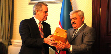 Azerigas, US company sign new contract for gas meters supply