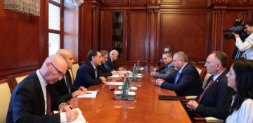 Azerbaijani PM meets Israel’s defense minister
