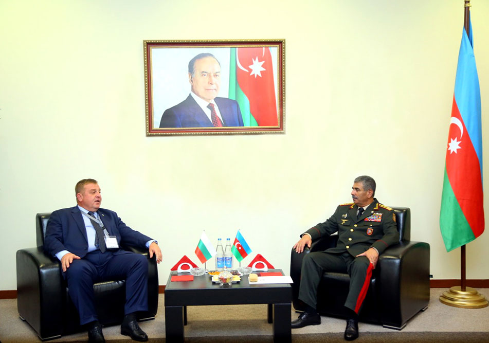 Azerbaijan Defense Minister meets with his Bulgarian counterpart