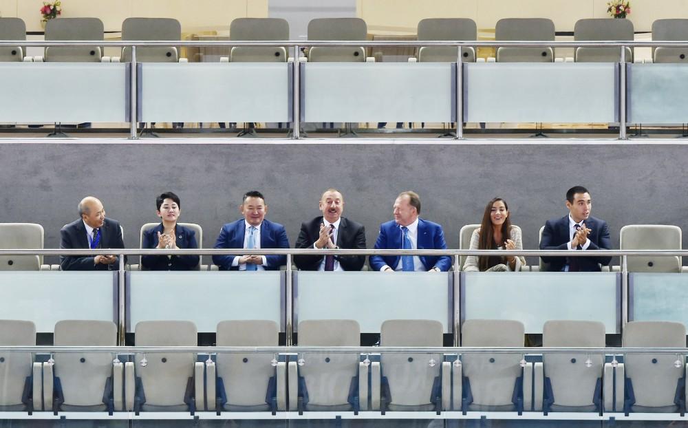 Azerbaijani president watches fights at World Judo Championships