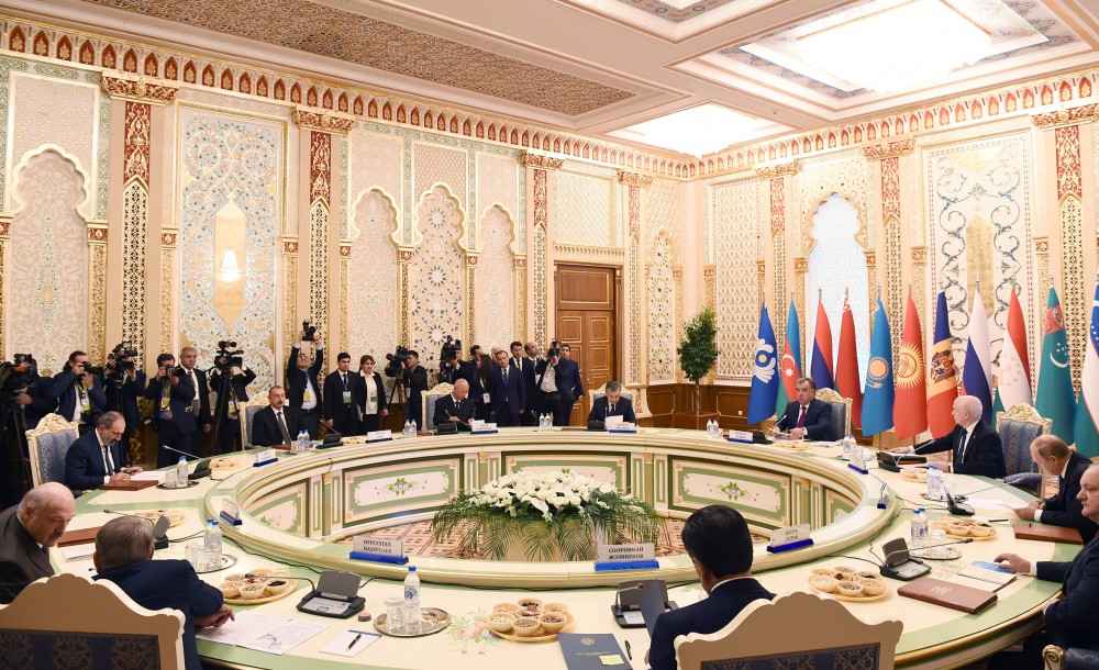 President Ilham Aliyev attends CIS Heads of State Council's session in limited format in Dushanbe