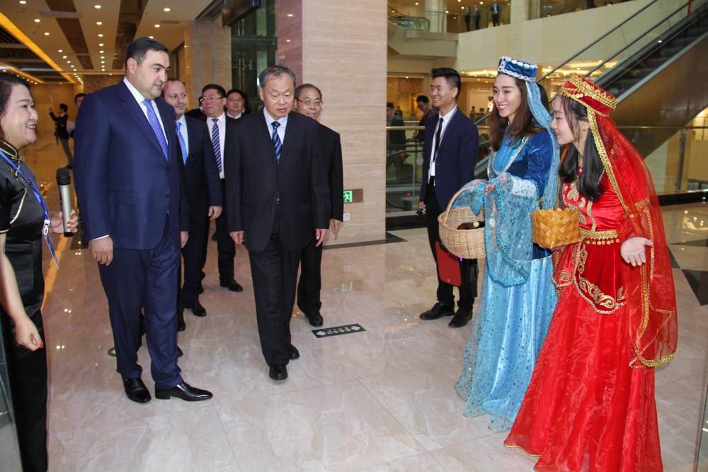 Azerbaijan opens first trading house in China
