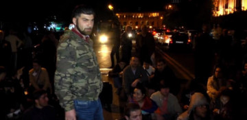 Protestors block parliament building in Yerevan