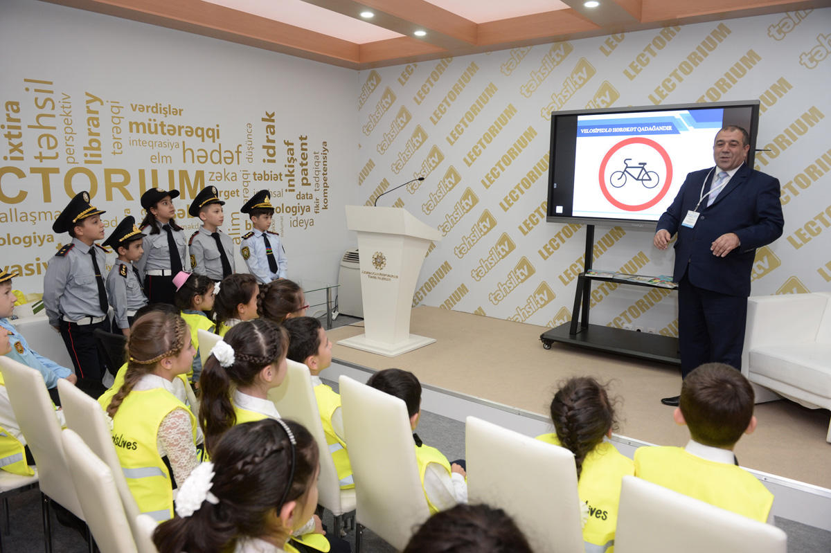 Azerbaijan Automobile Federation takes part in Education 2018 exhibition
