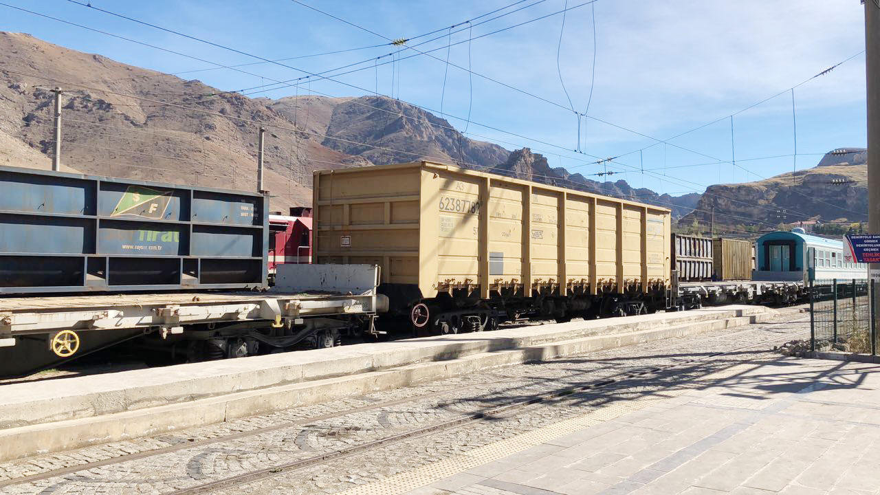 Azerbaijan Railways tests its freight cars in Turkey