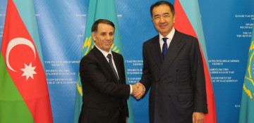 Azerbaijan’s PM meets with Kazakh counterpart 