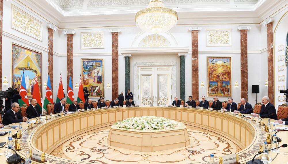 Azerbaijani, Belarus presidents held expanded meeting