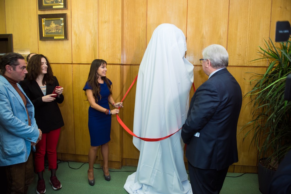 Bust of great Azerbaijani poet Nasimi unveiled in Moscow