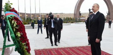 President Ilham Aliyev visited memorial complex ‘People's memory’ in Ashgabat