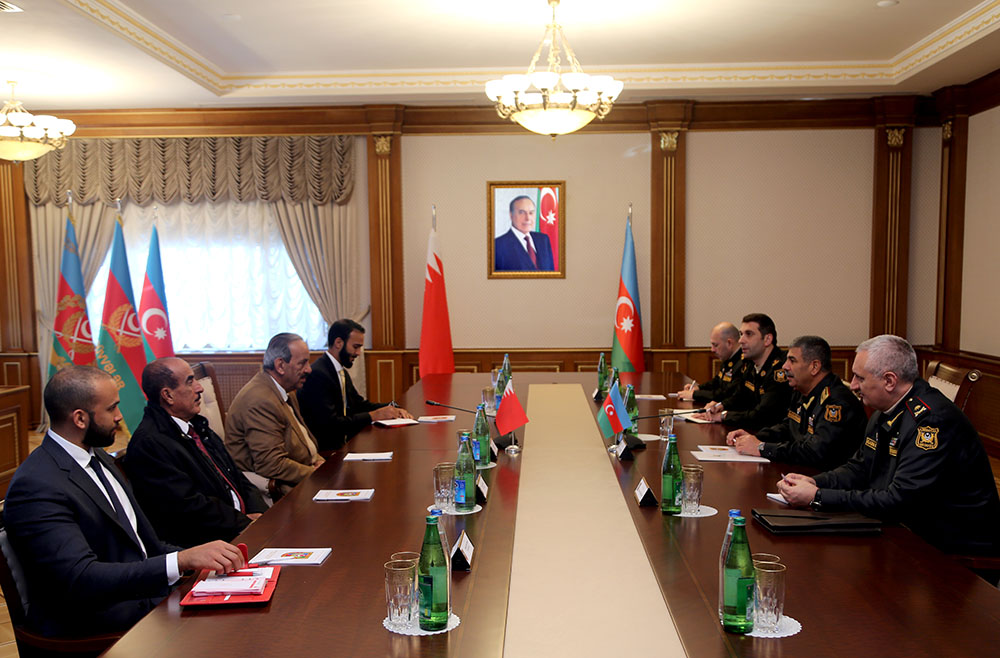 Azerbaijan, Bahrain mull prospects of military co-op 