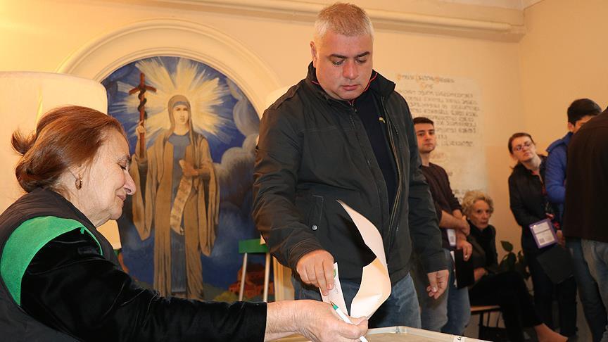 Georgia: Second round of presidential election begins