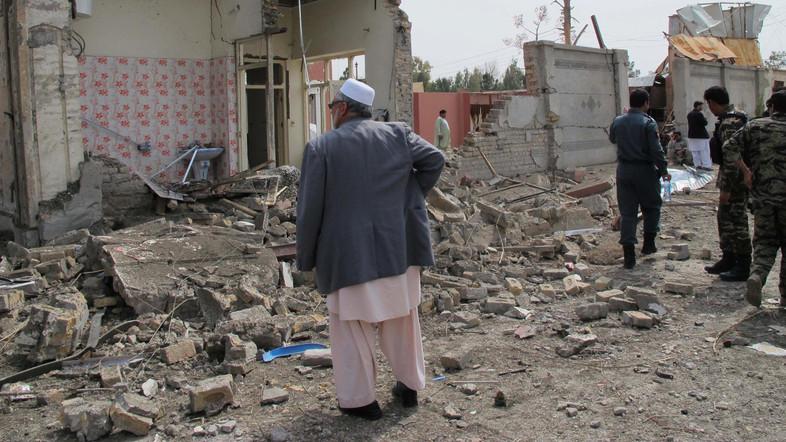 Afghan official: 30 civilians die during battle with Taliban