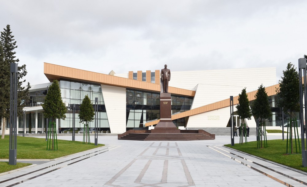 President Ilham Aliyev inaugurates Youth Center in Bakikhanov settlement