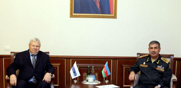 Azerbaijan defense minister mulls contact line situation with Kasprzyk