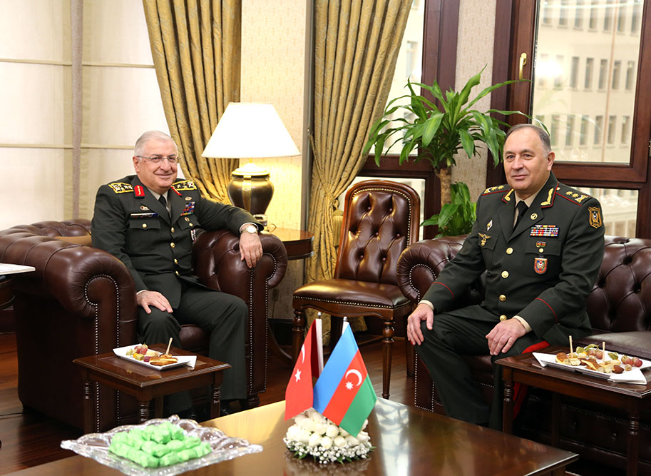 Azerbaijan, Turkey discuss prospects for military co-op