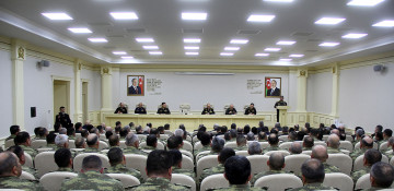 Azerbaijani defense minister chairs board meeting on results of 2018  