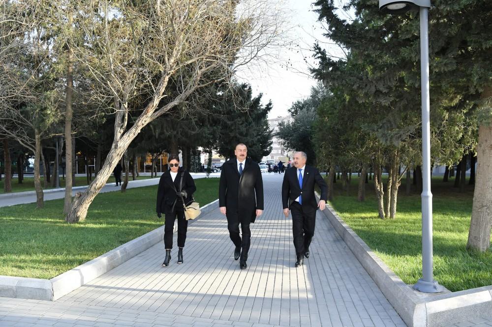 Azerbaijani president, first lady view newly-reconstructed recreation park in Baku 