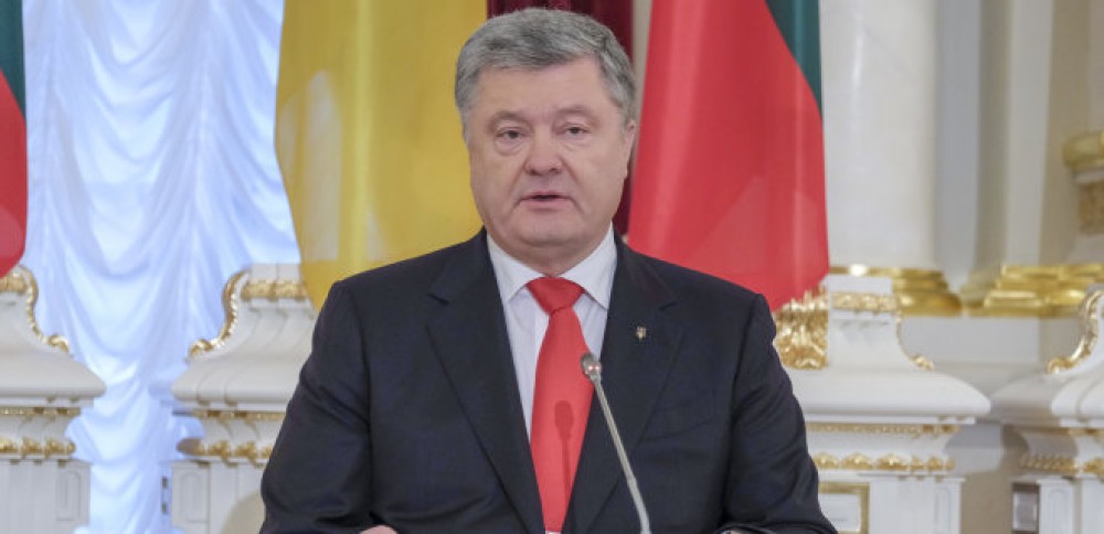 Poroshenko announces end of martial law in Ukraine