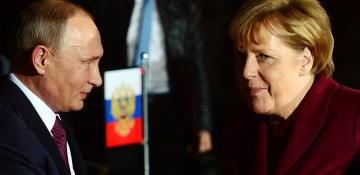 Merkel, Putin discuss Syria, Ukraine over phone