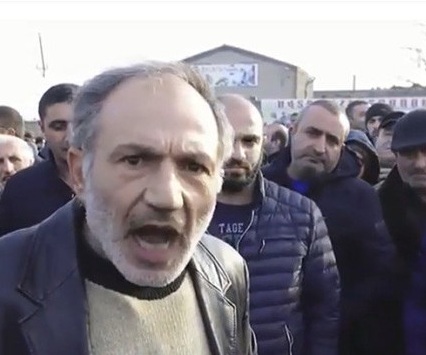 Protester urges Pashinyan to “wake up” and implement given promises