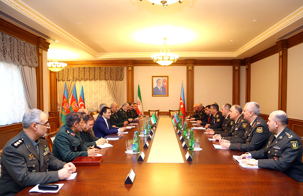Azerbaijan, Iran mull prospects for development of military co-op 