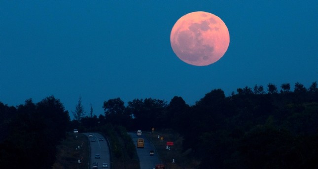 Last blood moon eclipse of the decade to appear Sunday