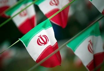 Iran presents 12 ballistic rockets