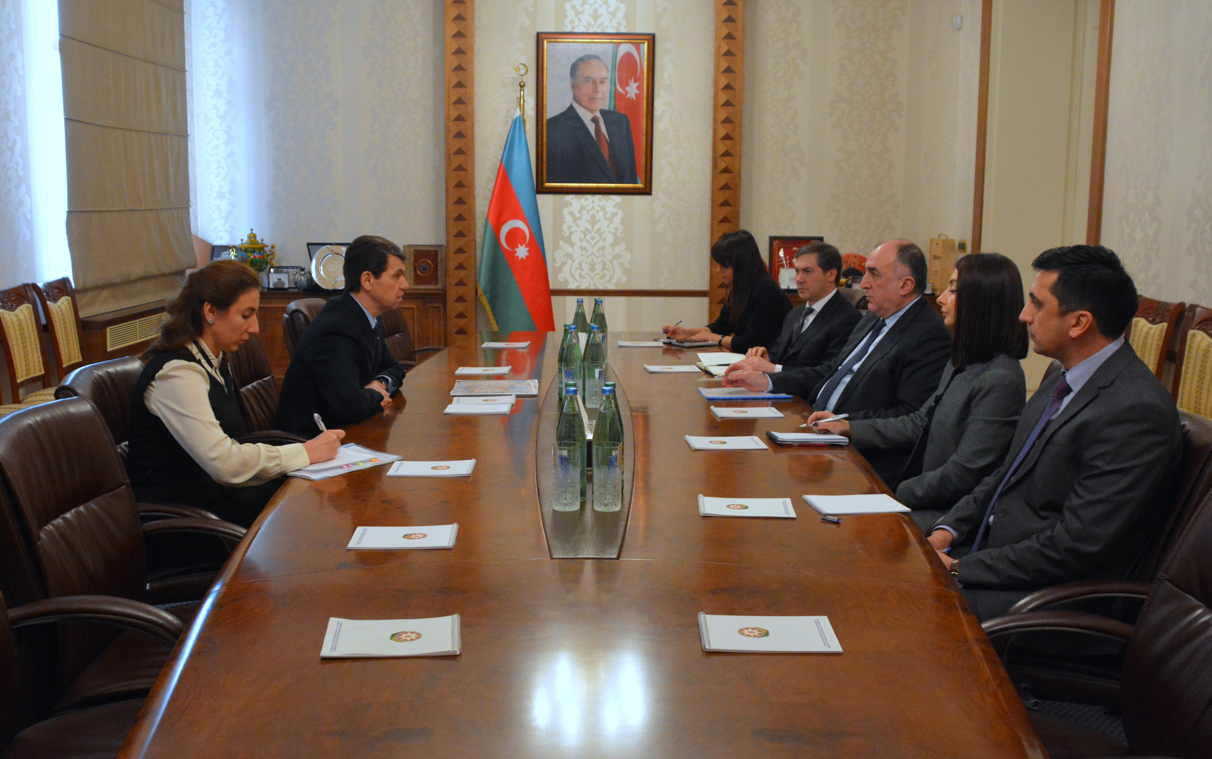 Azerbaijani FM receives Ukrainian envoy 
