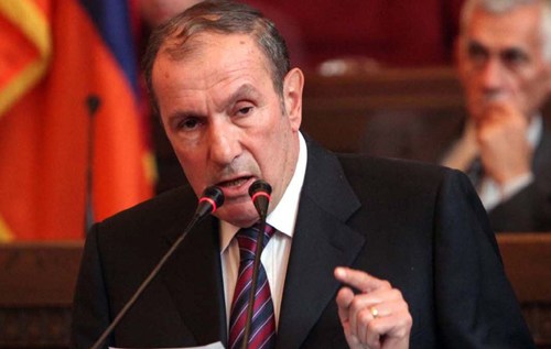 Armenia’s ex-president Ter-Petrosyan questioned in March 1 case  