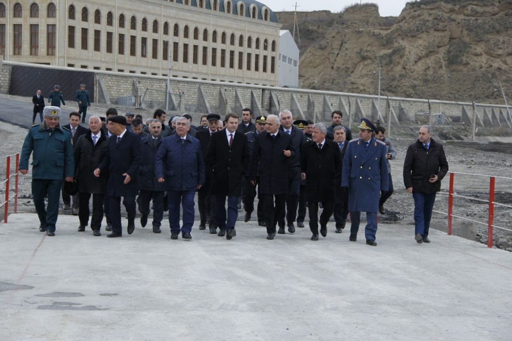 Azerbaijani, Russian ministers view construction of new bridge over Samur River