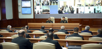 Azerbaijani defense minister gives important instructions to commanders