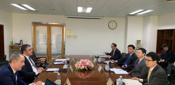 Azerbaijani ministers meet managers of Huawei, China Telecom
