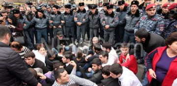 Police detain 16 protesters in Yerevan