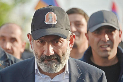 Pashinyan wants to compensate for diplomatic fiasco by Karabakh meeting - analyst