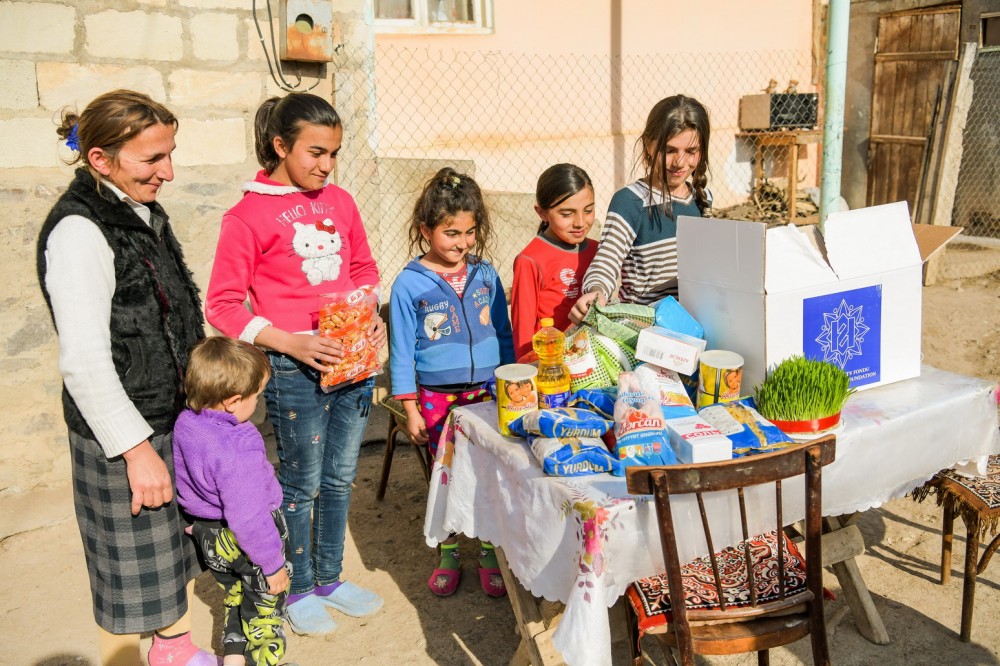 Heydar Aliyev Foundation distributes holiday gifts to low-income families