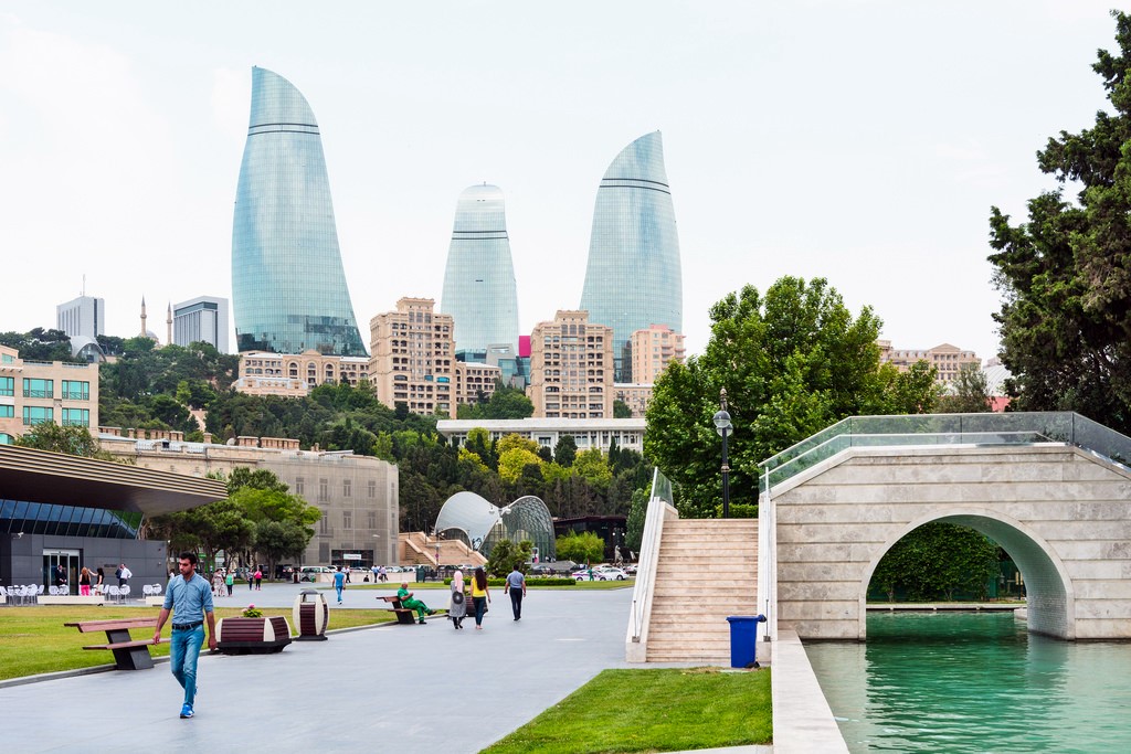 Azerbaijan to prepare tourist guides with int’l status