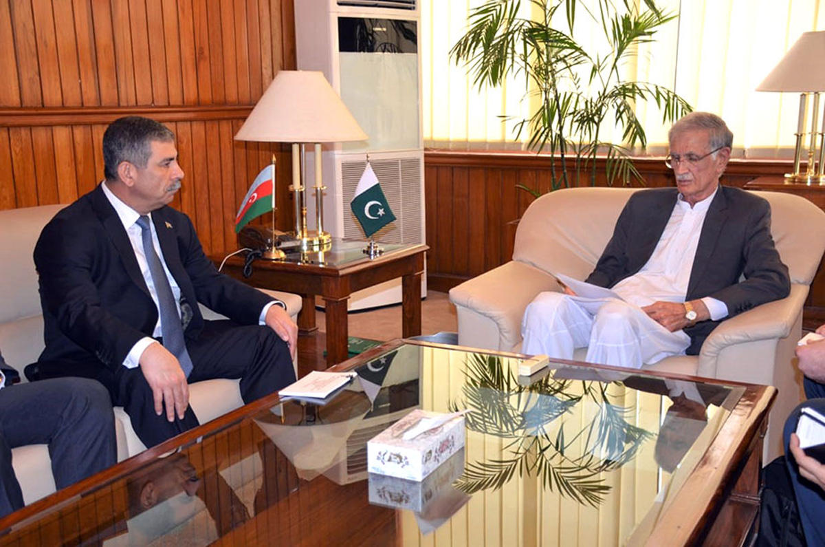 Azerbaijan, Pakistan discuss development of military cooperation
