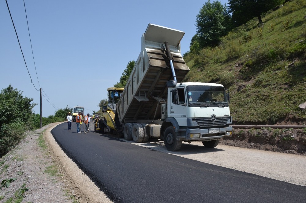 President Ilham Aliyev allocates AZN 2.9m for construction of highway in Lankaran