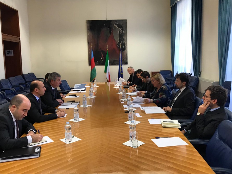 Azerbaijan, Italy hold political consultations