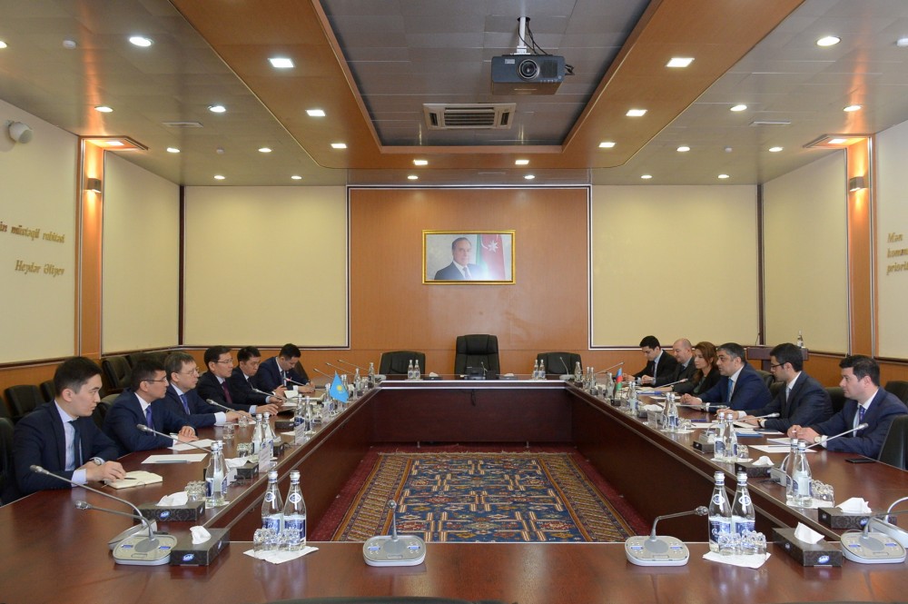 Azerbaijan, Kazakhstan discuss co-op in sphere of communications and high technologies