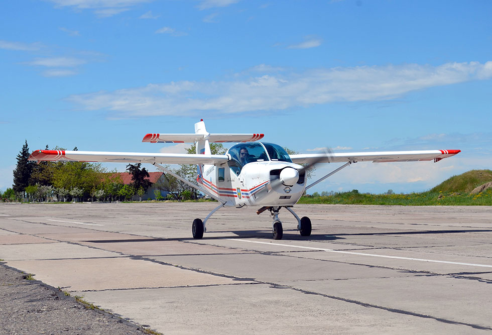 Azerbaijani military pilots start training flights - VIDEO