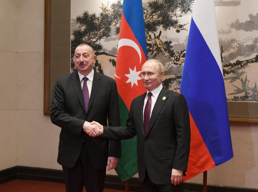 Azerbaijani, Russian presidents meet in Beijing 