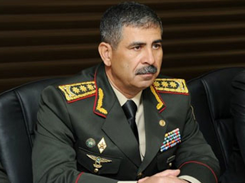 Azerbaijani defense minister hails military personnel's high-level of combat readiness 
