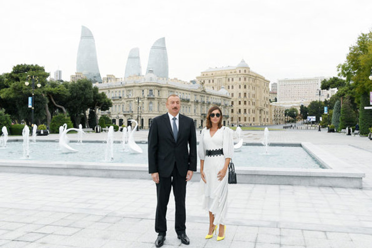 President Ilham Aliyev, First Lady Mehriban Aliyeva toured Seaside National Park