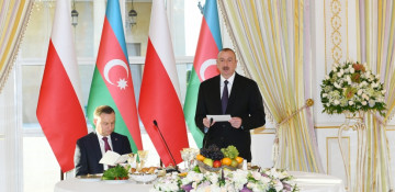 President Ilham Aliyev hosted official reception in honor of Polish President Andrzej Duda