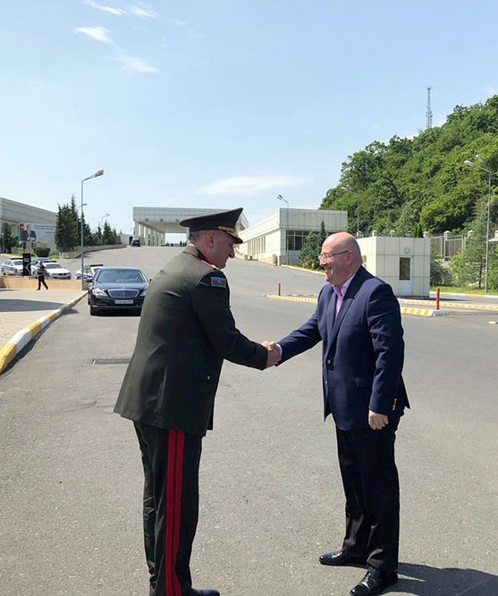 Georgian defense minister arrives in Azerbaijan