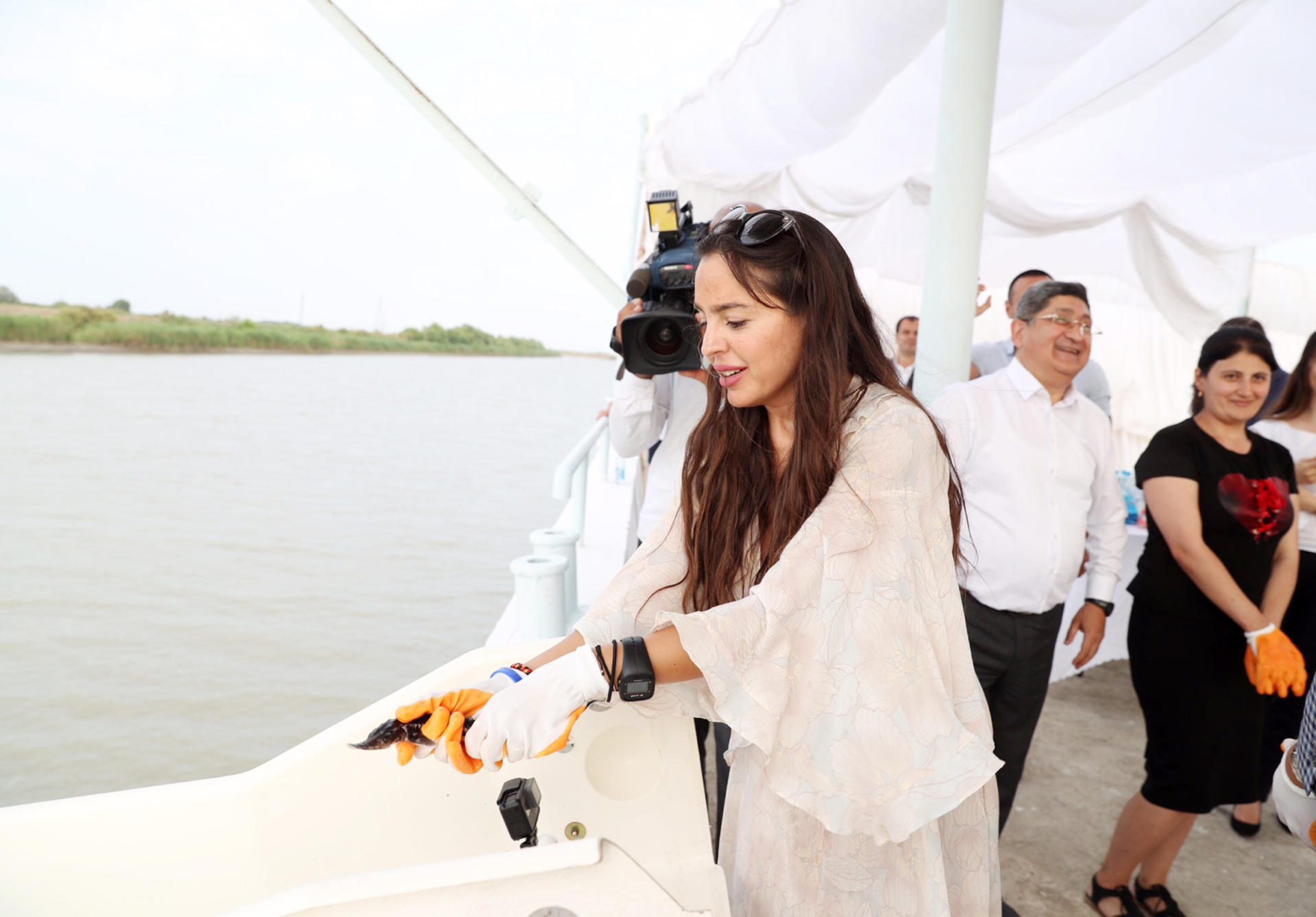Heydar Aliyev Foundation VP attends ceremony to release sturgeon fry grown in Neftchala into Caspian 